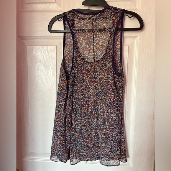 Top - Picture 5 of 7